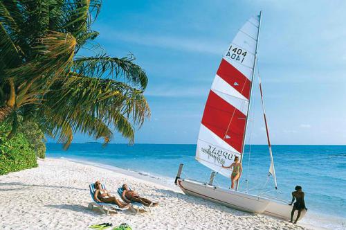 Bandos Island Resort & Spa MALDIVES